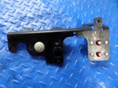 Volvo Penta D3-150 D3-220 Marine Diesel BRACKET 21445385