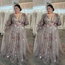 Vintage Long Sleeve Plus Size Wedding Dresses Applique V Neck A-Line Bridal Gown