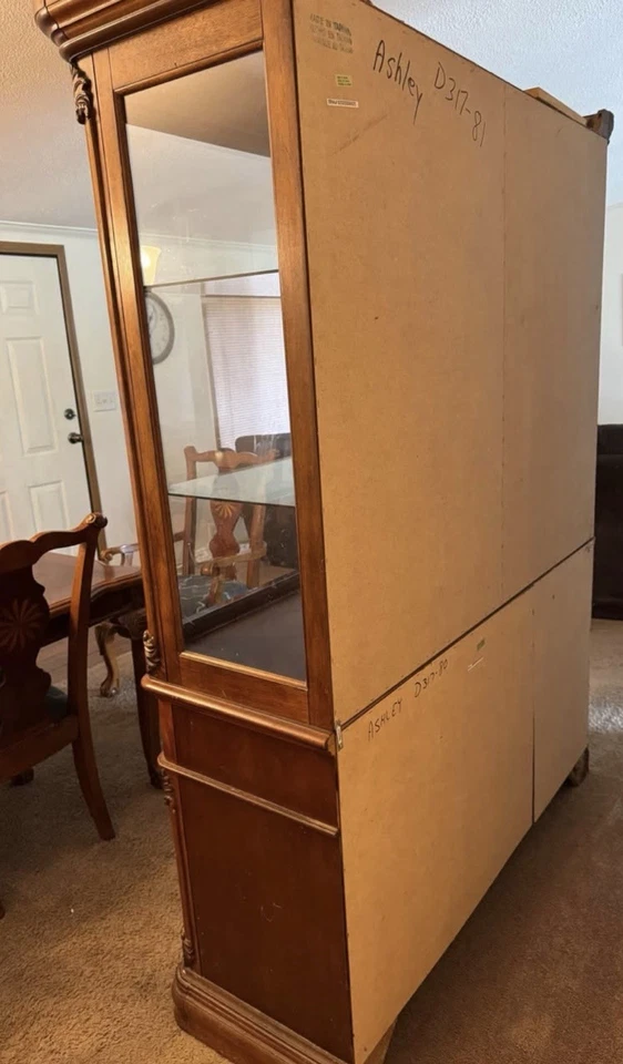 Ashley Furniture Dining Room  Hutch Perfect For China Or Liquor Cabinet - Image 2 of 3