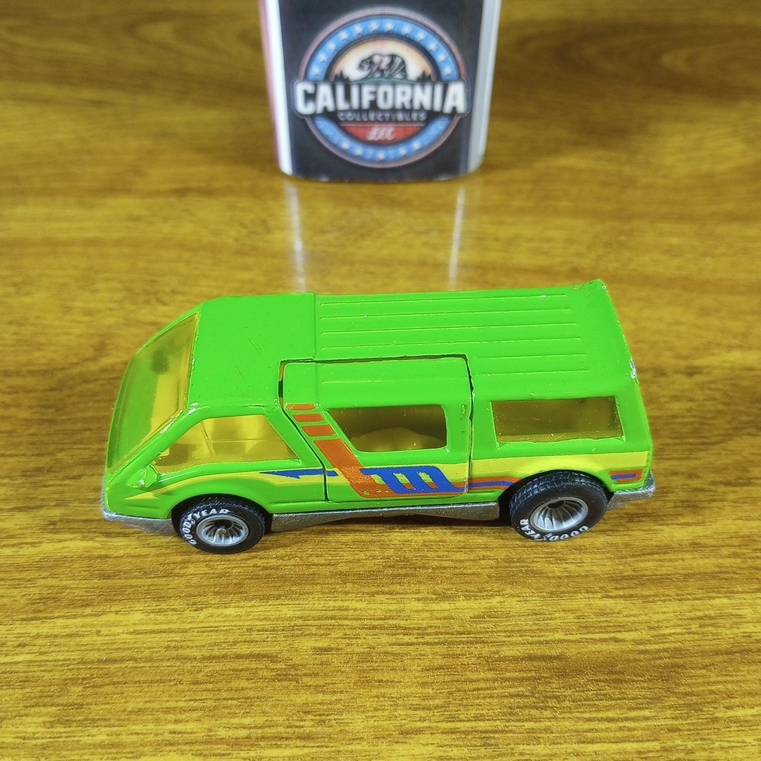 Hot Wheels Vintage Real Riders Dream Van XGW Light Green Gray Hubs