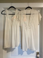 VTG Shadowline Ivory Cream Peignoir Lace Floral Robe Set Nightgown Lingerie SM