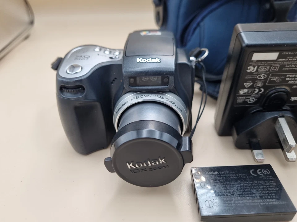 Kodak EasyShare P850 Compact Digital Bridge Camera 5.1MP 12x Optical Zoom - Image 2 of 4