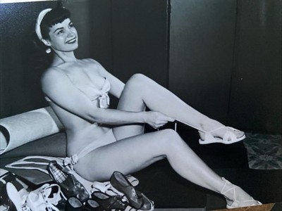 Busty Model Bettie Page Trying On Shoes 1950 s 4x6  B&W Photo