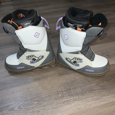 ThirtyTwo Youth Lashed BOA Santa Cruz Snowboard Boots in Grey/Gum Size 5