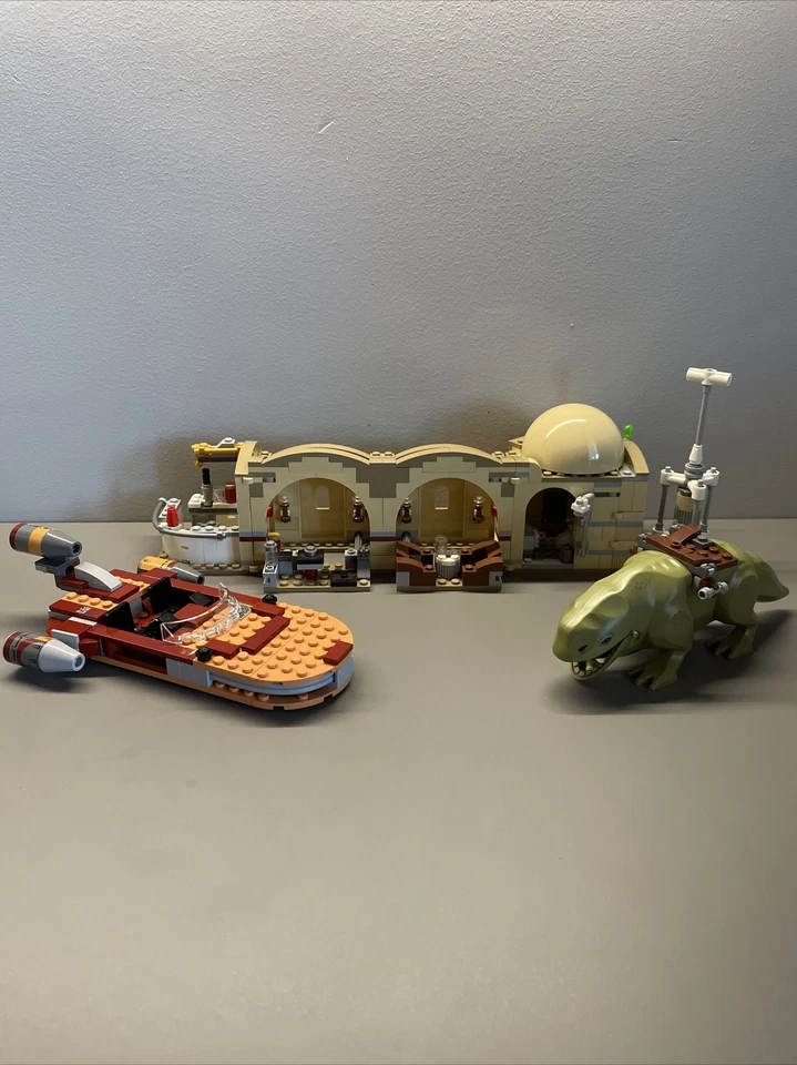LEGO Star Wars 75052 Mos Eisley Cantina, foto 1 di 5