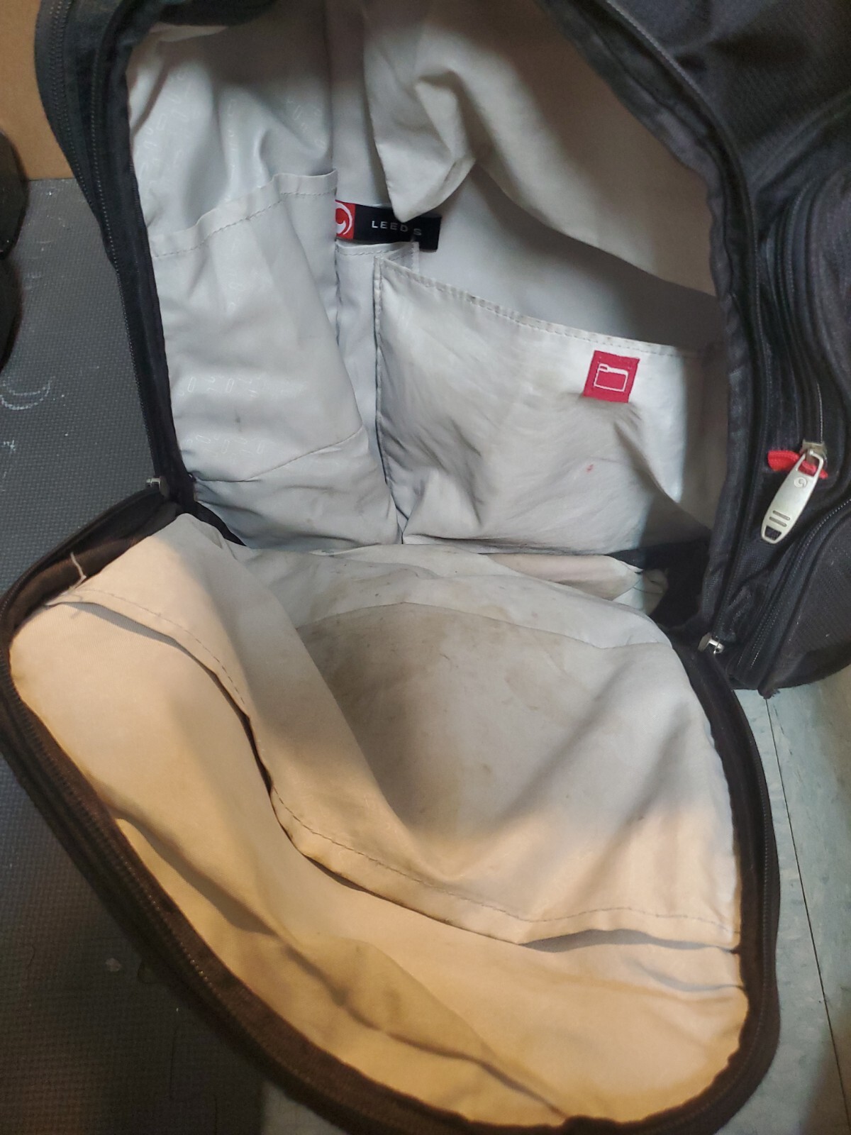 Scientific Games backpack With Side Pockets And C… - image 5