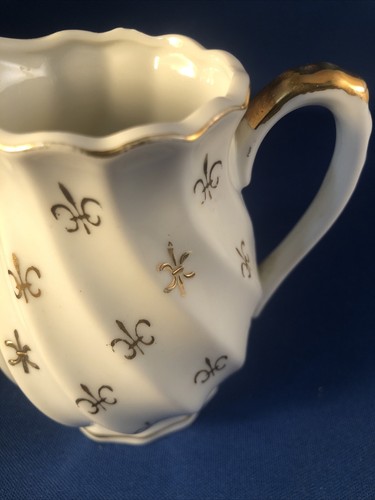 Vintage Lefton Creamer Gold Trim Fleur de Lis Swirled 1800 Japan W/ Label - Picture 2 of 6