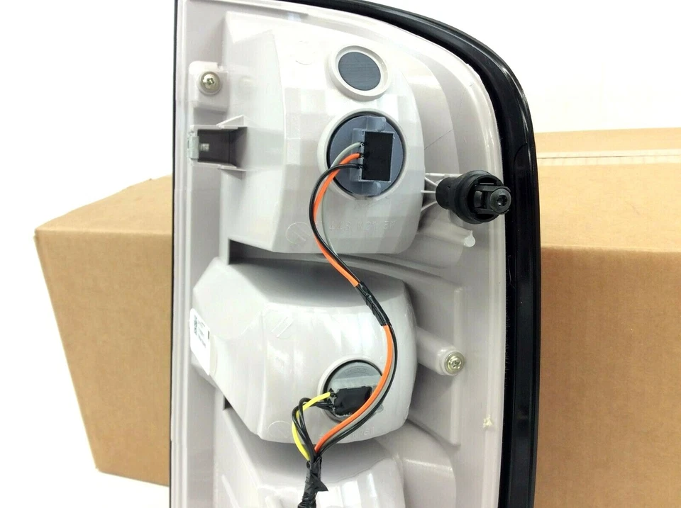 Luz trasera del lado del conductor izquierdo Chevrolet Colorado 2015-2021 nueva OEM Foto 3 de 4