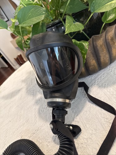MSA Air Mask Size Medium From Ultralite II Model FHR Pressure Demand Type.    C1 - Afbeelding 3 van 13