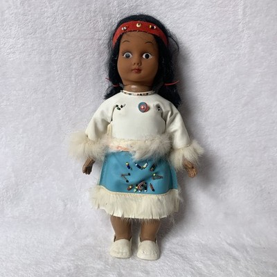 Vintage Kunststoff Puppe 11 Zoll Indianer Indianer Mädchen-Leder Fell Kostüm. RAR!