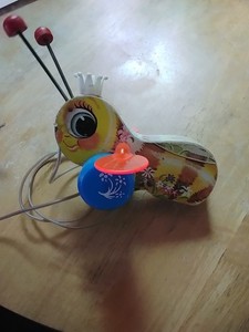  Fisher Price Queen Buzzy Bee Pull Toy #444  Vintage