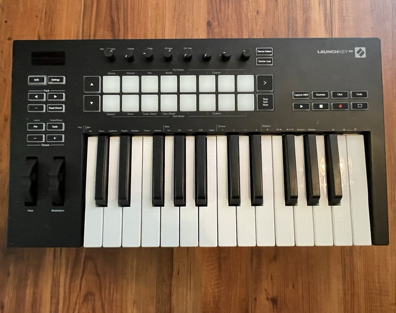 Novation Launchkey 25 MK3 25-Key MIDI Keyboard Controller, Pad Triggers, USB Out