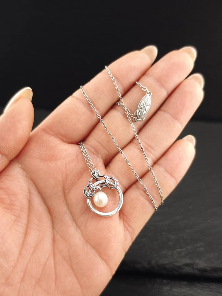 Collar Mikimoto de perlas blancas de plata de ley Foto 2 de 4