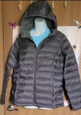 Light Weight Jacket by Amazon Essentials Size L, Waterproof As Pictures Show New
