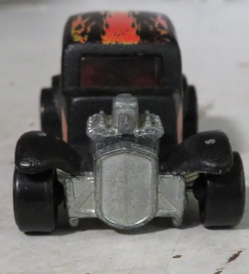 1968 Hot Wheels RARE Classic '32 Ford Coupe Vicky Flat Black with Orange Flames - Image 3 of 4