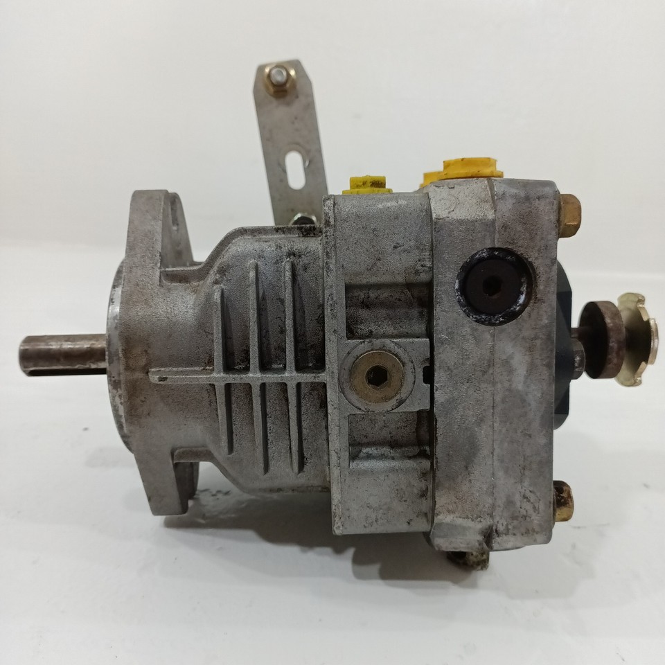 391434 Left Side Hydraulic Pump For 718KH2, 721DH2 & 723KH2