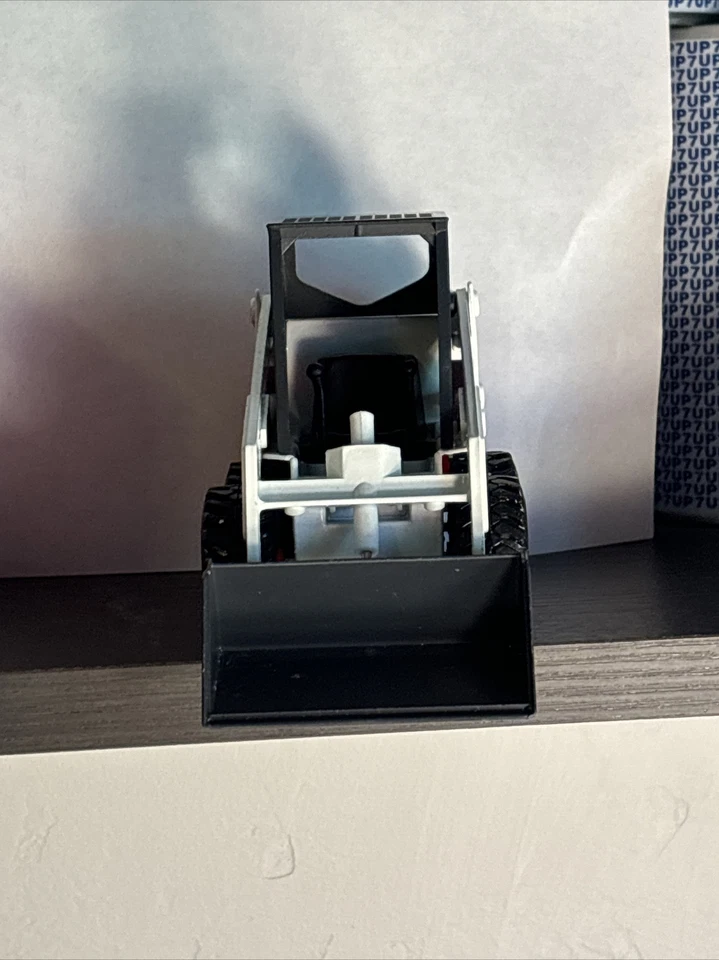 Vintage NOS GAMA Clark 741 Bobcat Skid steer Loader 9420 1/19 West Germany BOX - Image 4 of 4