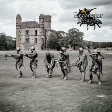 12-13th Century Crossbowmen: 28mm Medieval Wargames  Diorama Miniatures