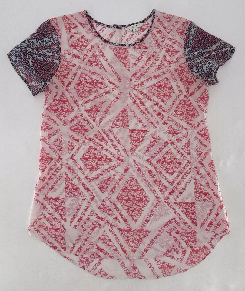 Blusa Top Transparente Floral Geométrica Coqueta CAbi Para Mujer Talla Pequeña, Preppy Carrera Foto 3 de 4