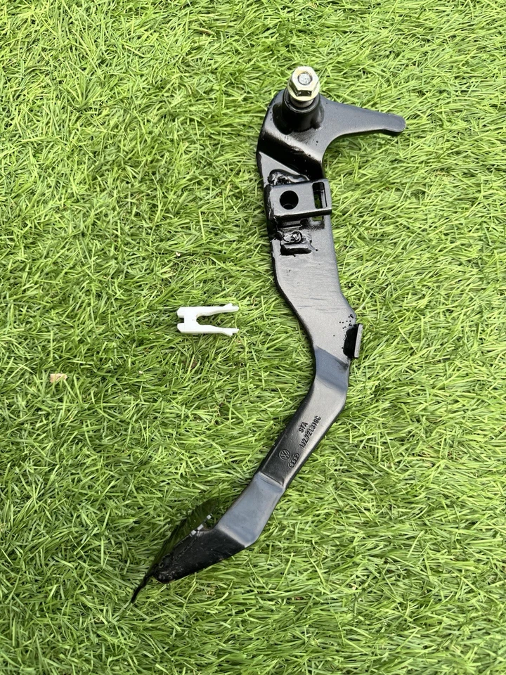 PEDAL EMBRAGUE SOLDADO AUDI TT MK1 98-06 CON CLIP 1J2721318C Foto 2 de 2