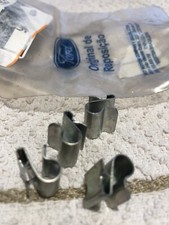 Ford Cortina Capri Escort Mk3/4 Securing Clip x 4   Wing /Bonnet/Trim/Fastener