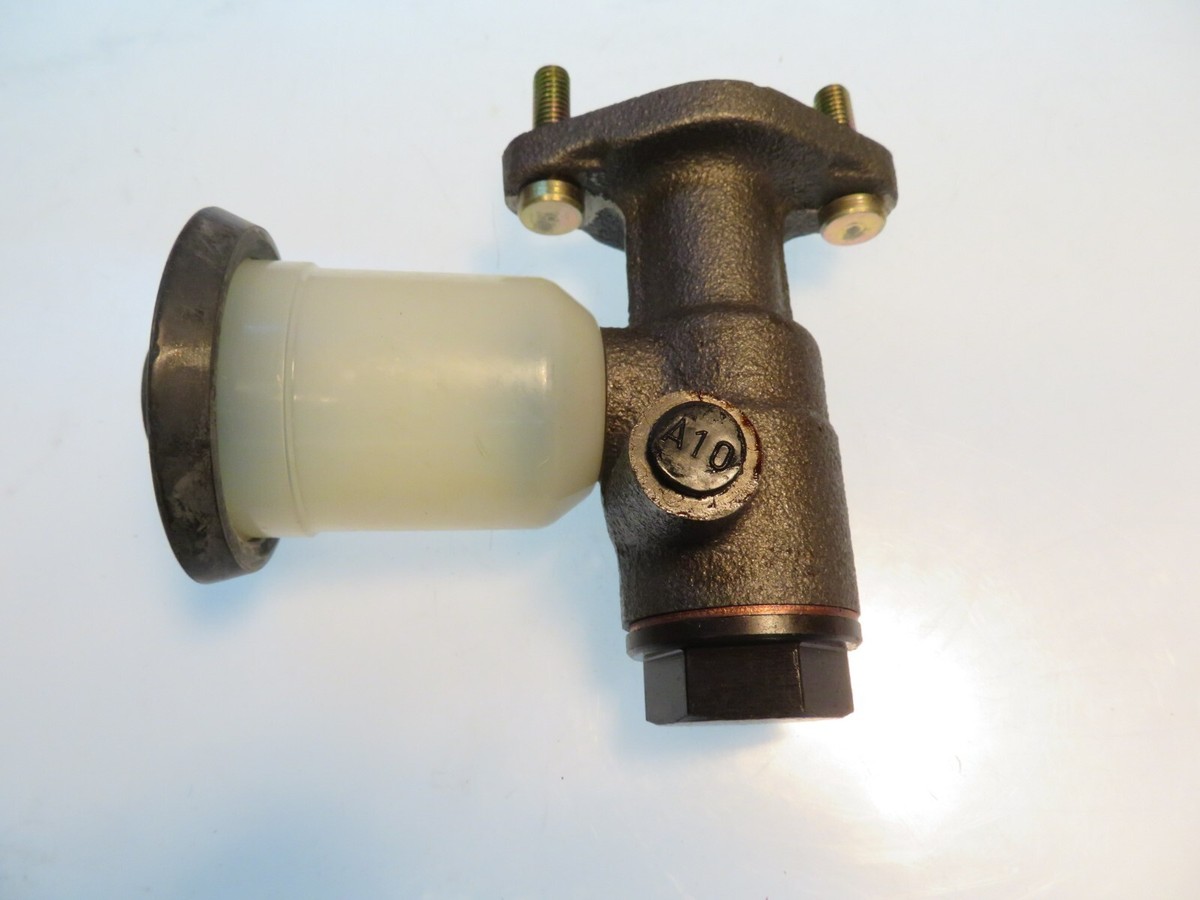 Clutch Master Cylinder Fits Toyota Corona 3R 3RC & Toyota 2000 GT