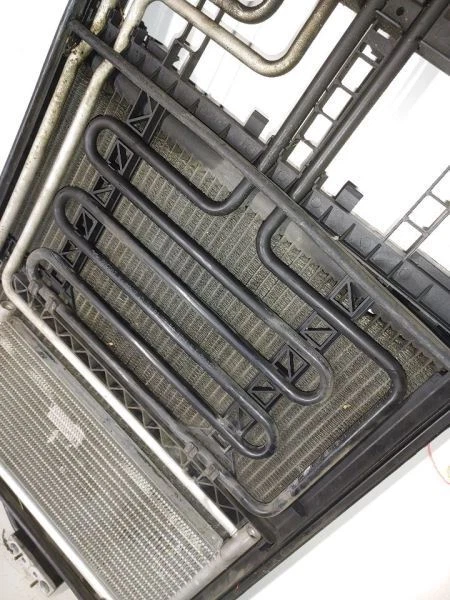  01 02 03 Condensador de CA BMW 525I  Foto 4 de 4