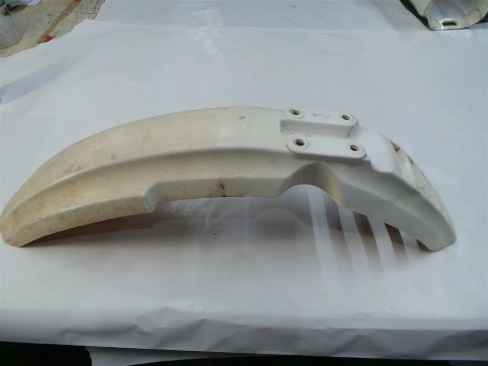 82 83 GUARDABARROS DELANTERO YAMAHA XT125 XT200 15A-21511-00-00 Foto 2 de 4