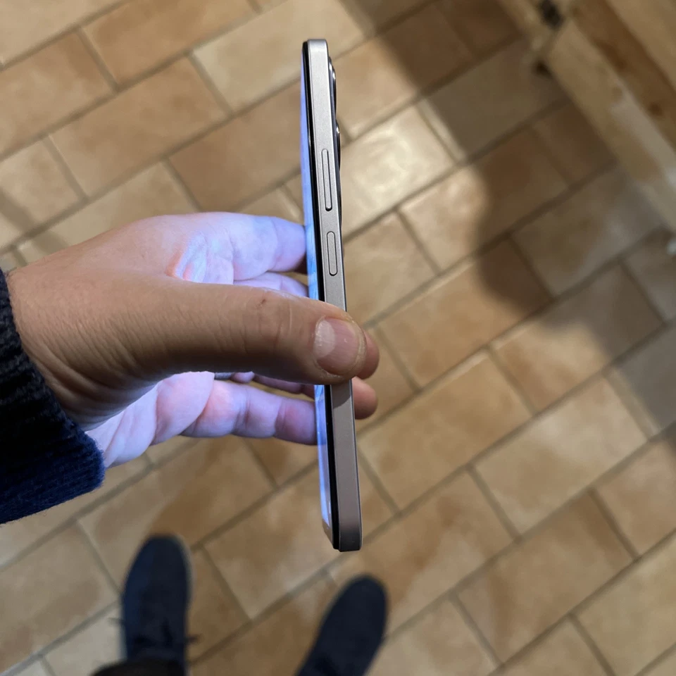 Smartphone vivo y19s  4g  - Immagine 3 di 4