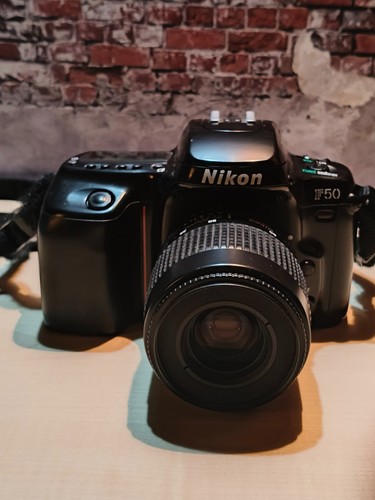 Nikon F50 + Nikkor AF 35-80mm Objektiv - ungetestet - für Ersatzteile oder Sammlung