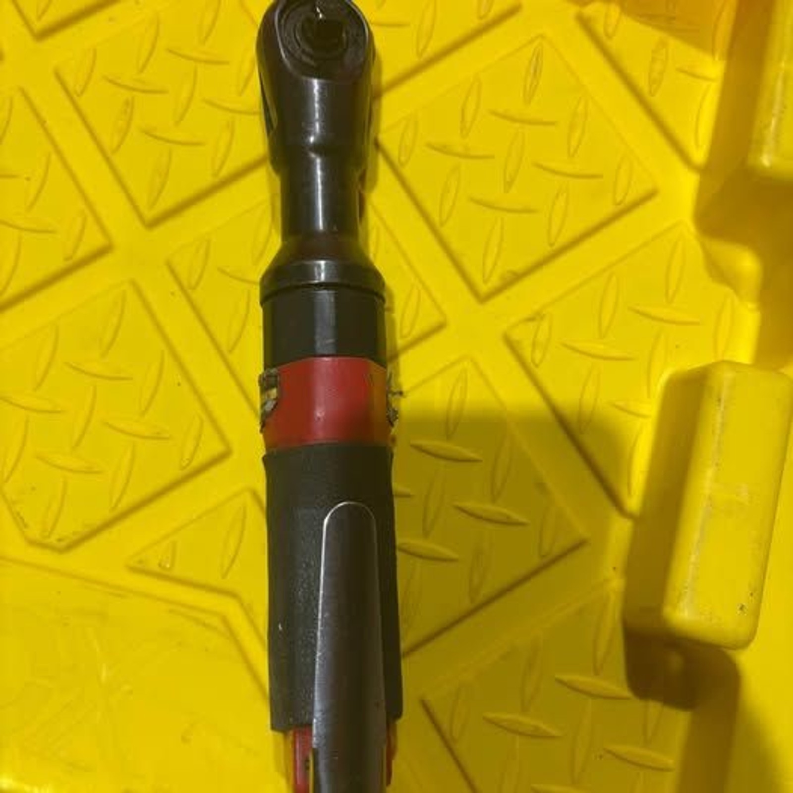 Pneumatic Air Ratchet Wrench – Heavy Duty