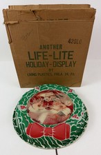 1950s Life-Lite Holiday Display Lenticular Merry Christmas Wreath Santa Carolers