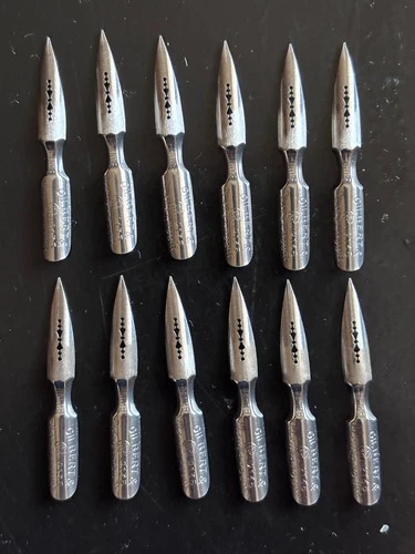 Bag of 12 new old GILBERT & BLANZY-POURE FEATHERS No. 135 - France - VF