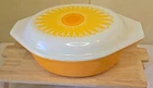 Vintage PYREX Daisy/Sunflower Oval 1.5 Qt. Yellow / Orange Casserole & Lid #043
