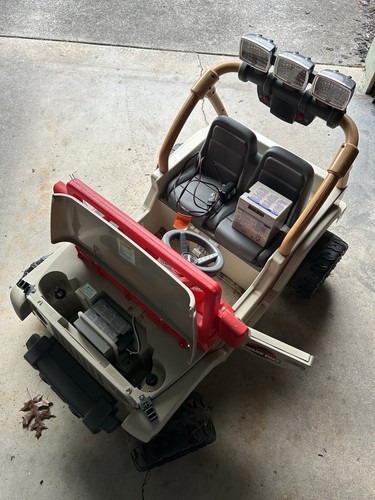 POWER WHEELS Battery-Powered Ride-on Toy, Jurassic Park Jeep Wrangler +Xtra Batt - Picture 4 of 11