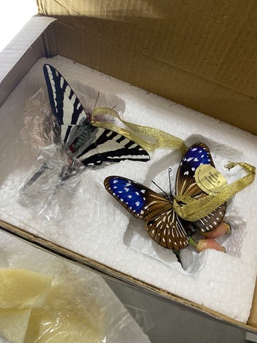 2 Danbury Mint Butterfly Ornament Flower Figurine Blue-Striped & Zebra Swallotai - Picture 5 of 12