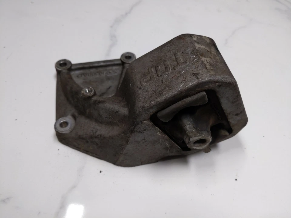 JEEP DAIMLER CHRYSLER 3.0 CRDI ENGINE MOUNT 52090308AE - Image 2 of 2
