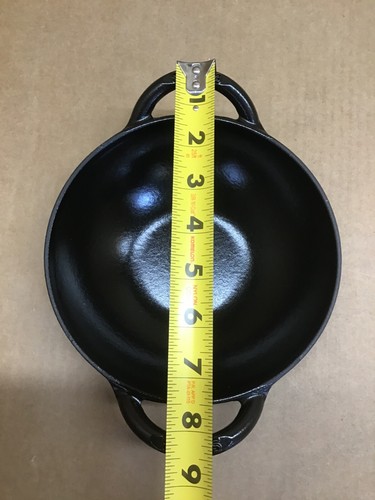 STAUB Cast Iron 0.5-qt Baby Wok - Picture 6 of 9