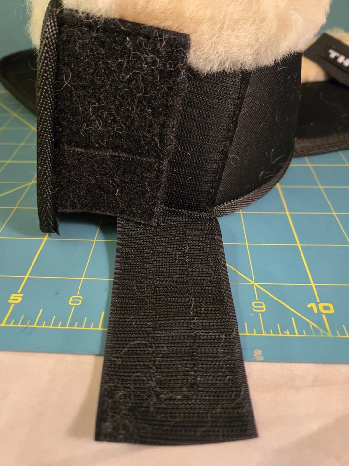 ThinLine Horse Bell Boots with Sheepskin trim - Large. Hard to Find - Image 4 of 4