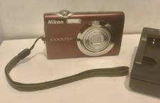 Nikon Coolpix S3000 Digital Camera 12.0MP 4X Plum w/ Battery  Charger WORKS