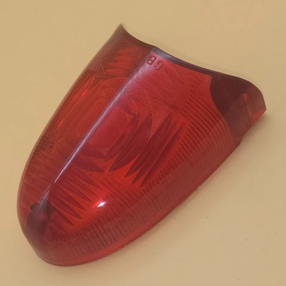 PLYMOUTH BELMONT BELVEDERE PLAZA SAVOY 1954 luz de parada y trasera lámpara lente nuevo de stock Foto 4 de 4