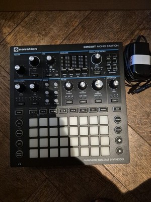 Novation Circuit Mono Station mit Originalverpackung und Netzteil