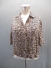 H&M Size XS Womens Animal Print Short Sleeve Button Up Breathable Blouse 347