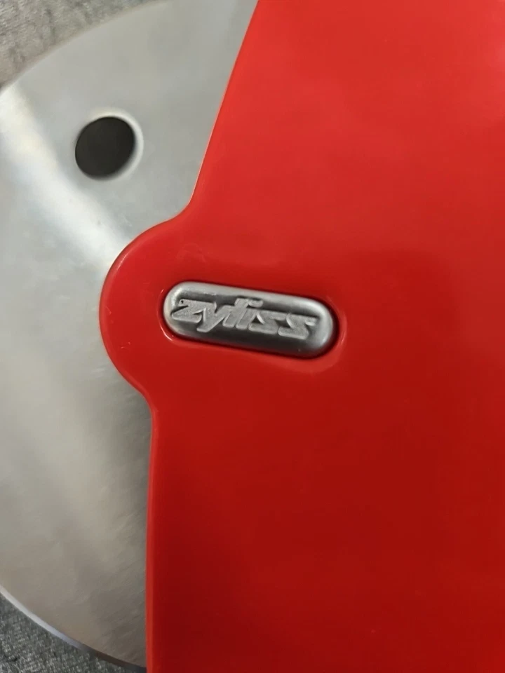 Rueda cortadora de pizza ZYLISS cuchilla protectora protectora cuchilla de acero inoxidable Foto 3 de 4