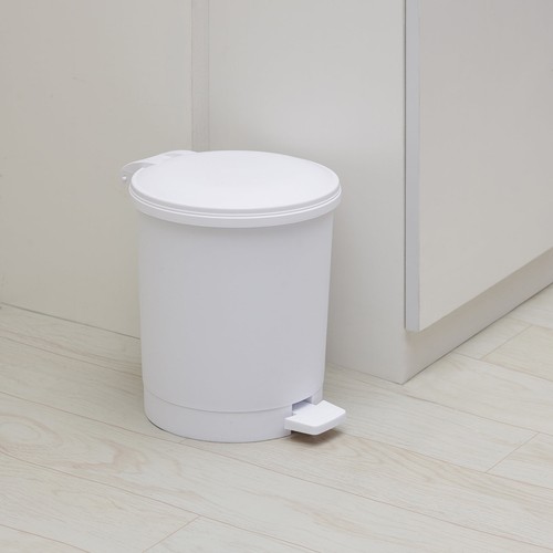 Mainstays 1.5 Gallon Round White Plastic Indoor Step Trash Can for Bathroom - Picture 2 of 5