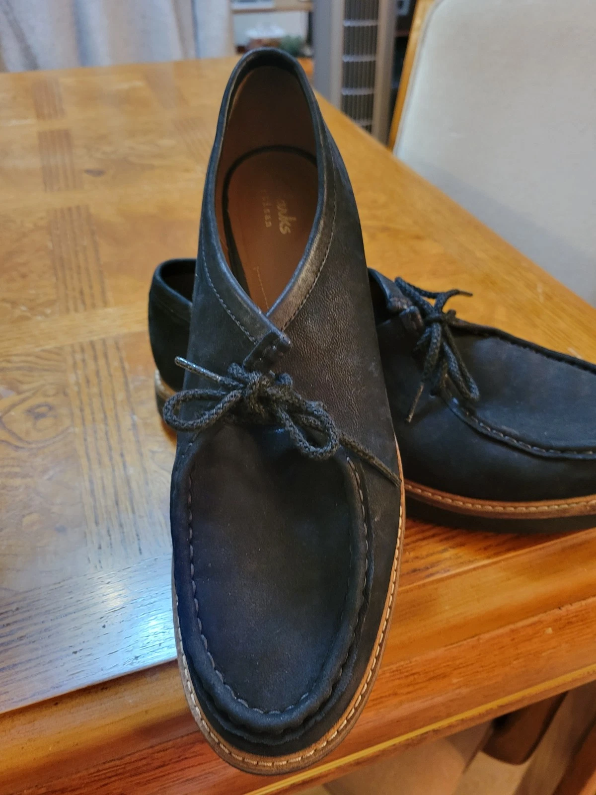 Oxford Shootie in pelle scamosciata nera di CLARKS Artisan taglia 10. Ottime condizioni