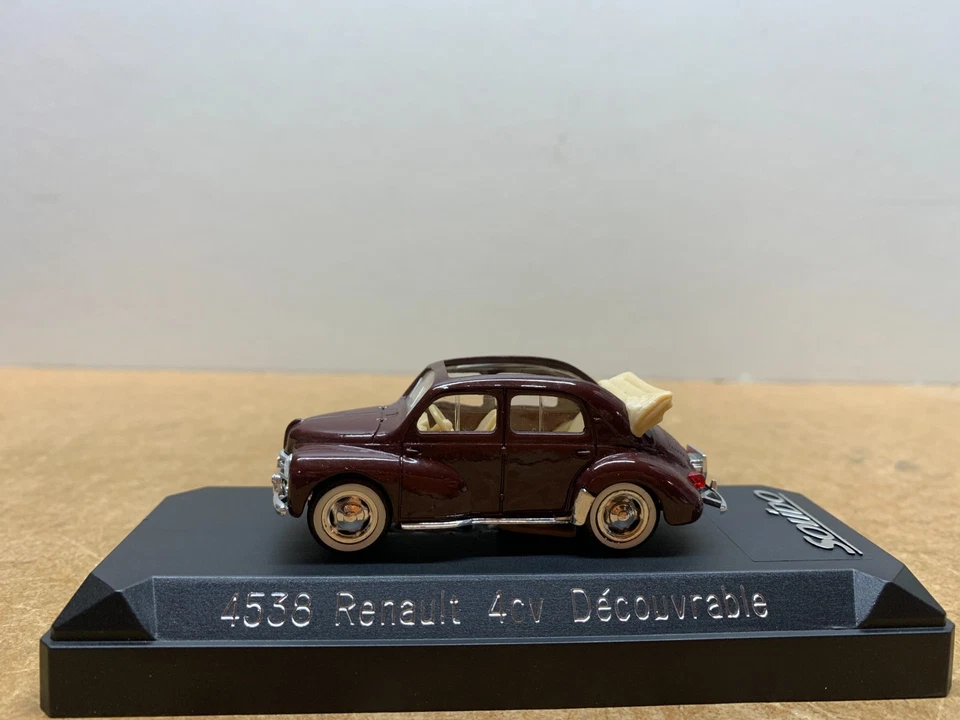 SOLIDO RENAULT 4CV DECOUVRABLE EN BOITE 1/43 N5 - Photo 2/4
