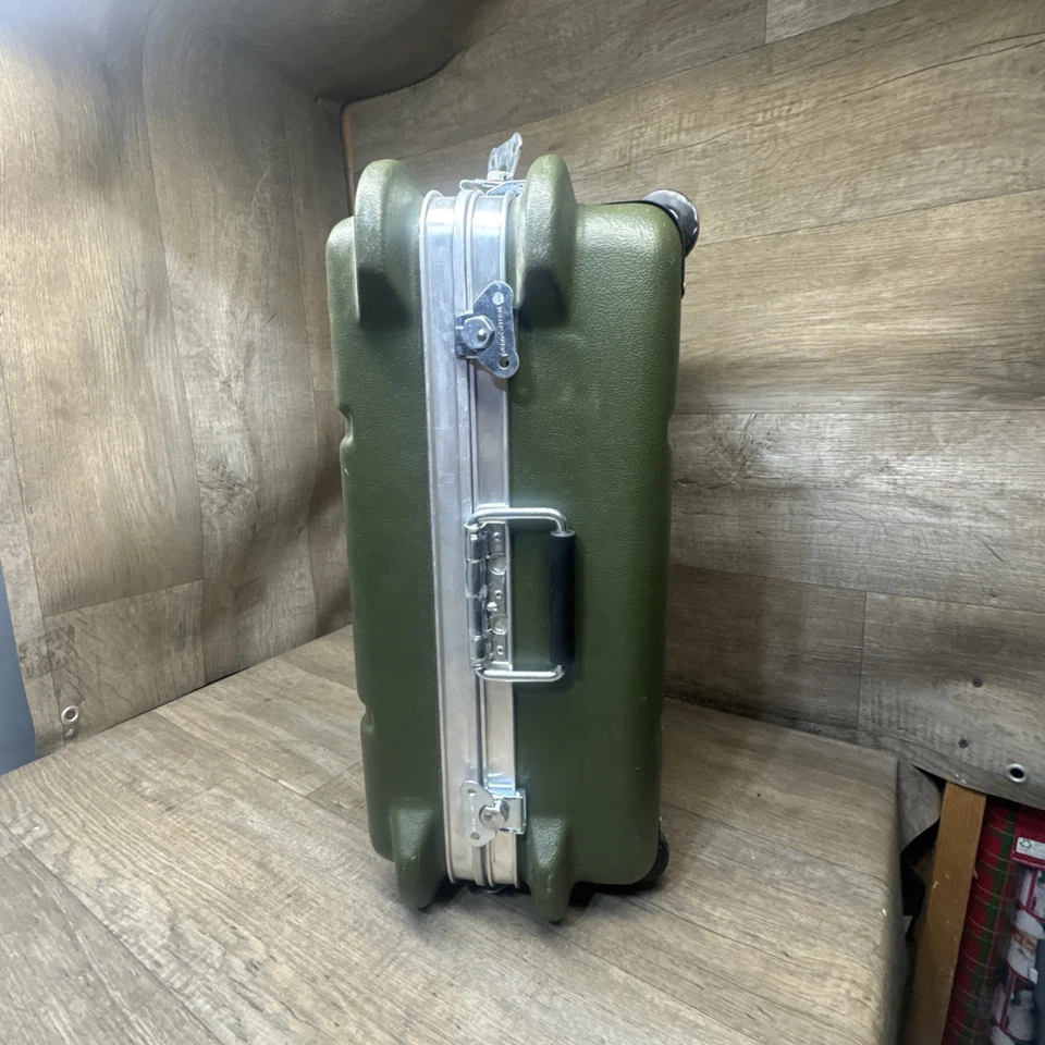 Hard Case 21x12x10 With Penn Elcom Latches - Image 2 of 4