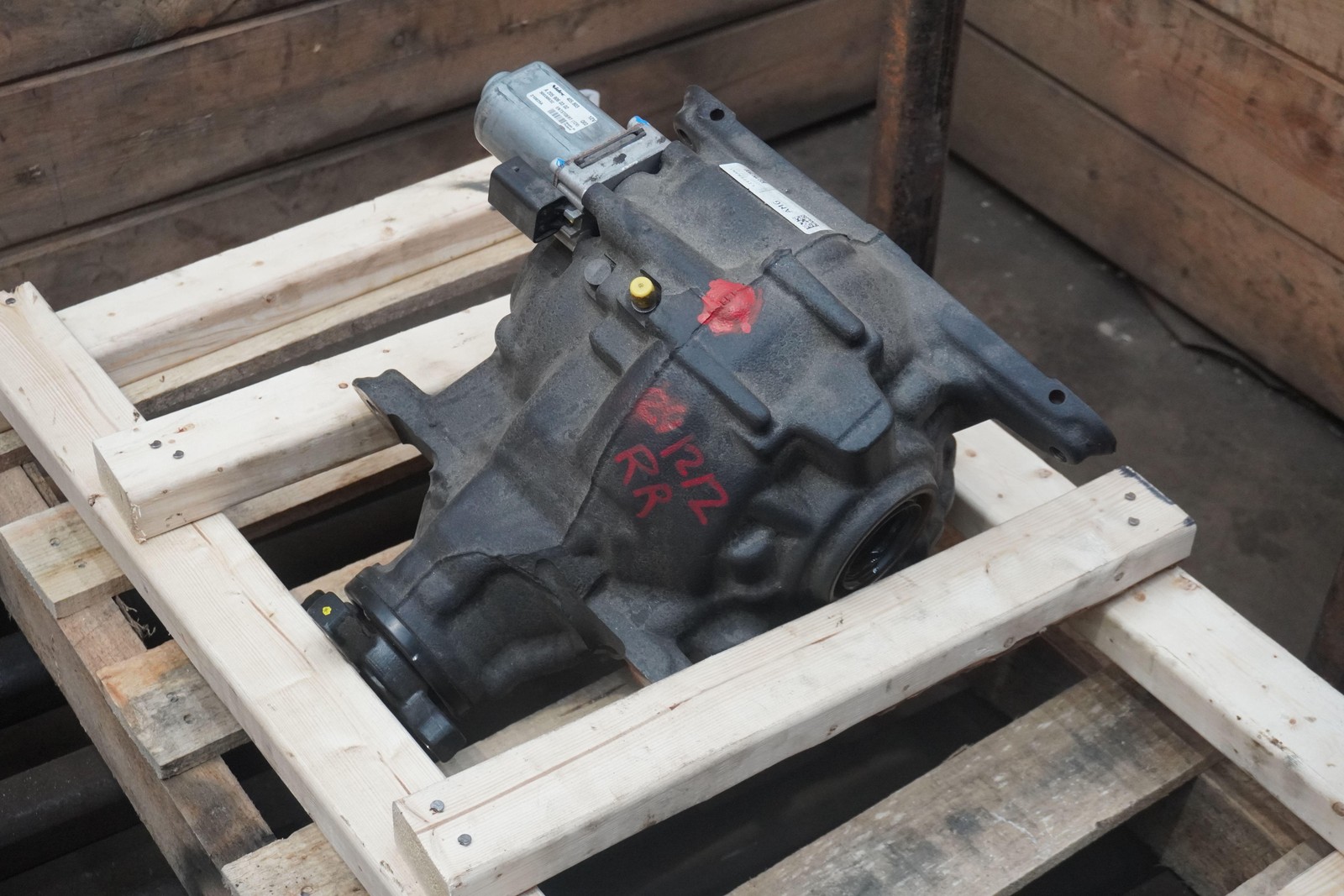 Rear Axle Differential Gear Carrier OEM PY83-SE4200-AA Aston Martin Dbx 707 2023