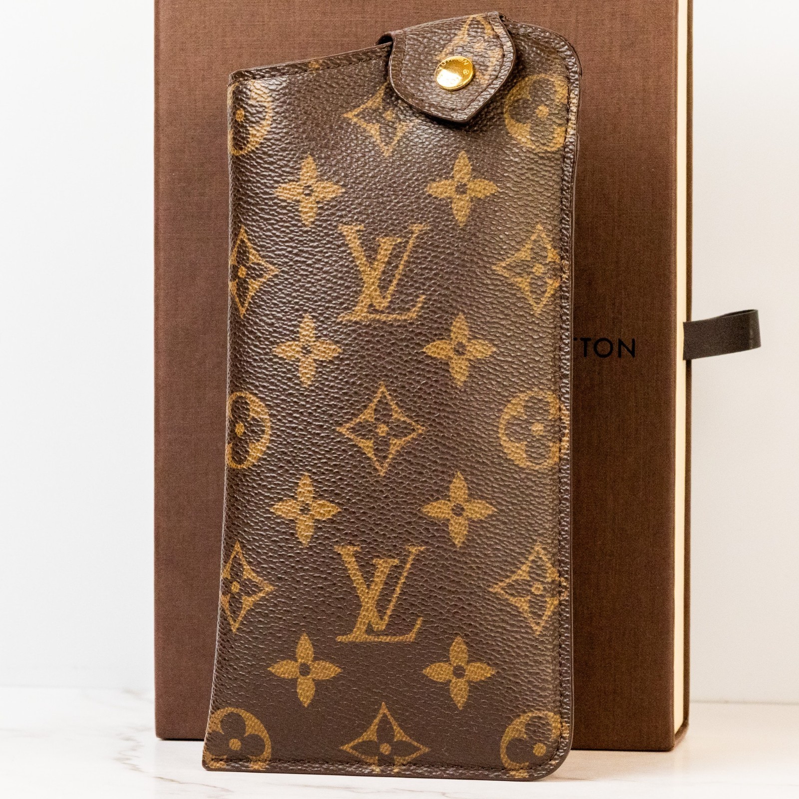 LOUIS VUITTON Glasses Case M66544 Monogram Etui a Lunette MM W/Box Auth Brown[S]